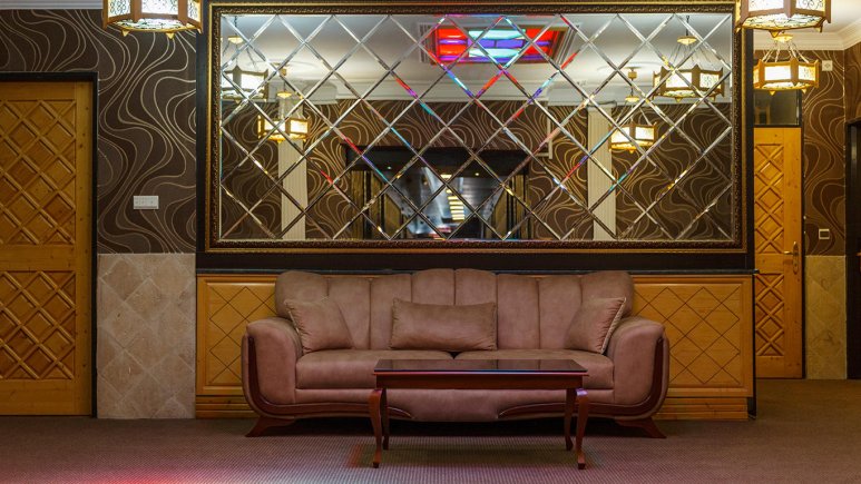لابی هتل بلوط تهران